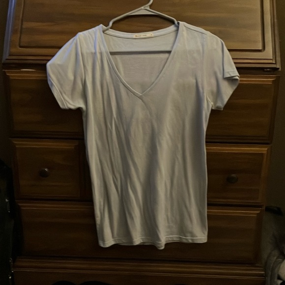 Marine Layer Short Sleeved V Neck Tee in Light Blue, Small - Picture 3 of 6